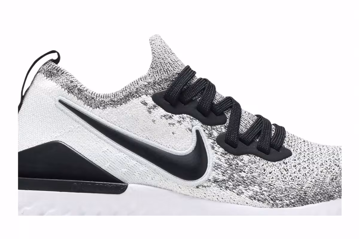 Nike Women's Epic React Flyknit 2 Oreo, view 3