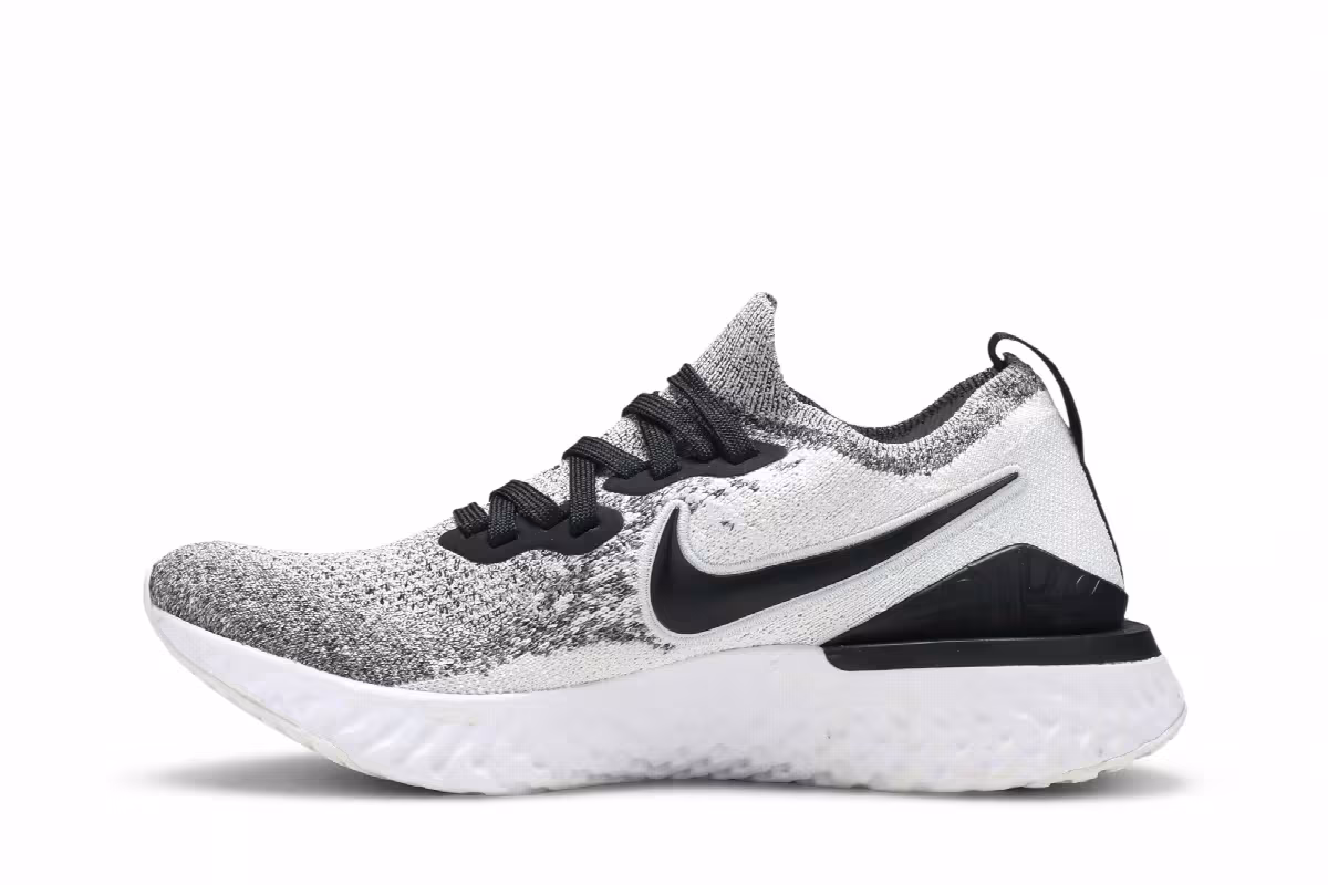 Nike Women's Epic React Flyknit 2 Oreo, view 4