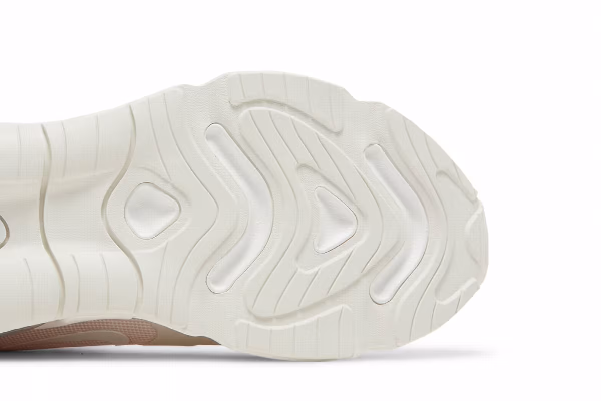 Nike Women's Air Max 200 Light Soft, view 6