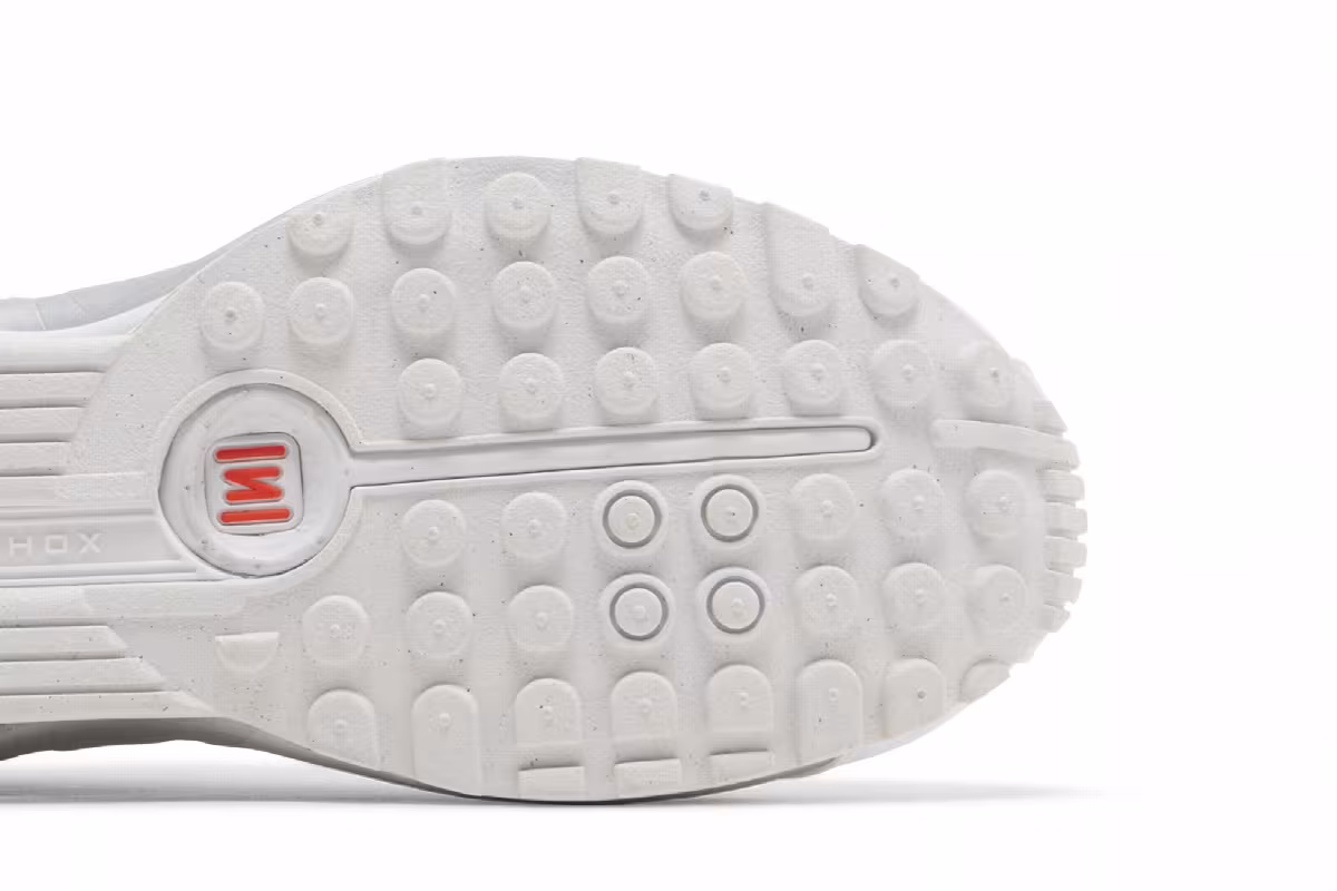 Nike Women's Shox R4 White Metallic, view 6