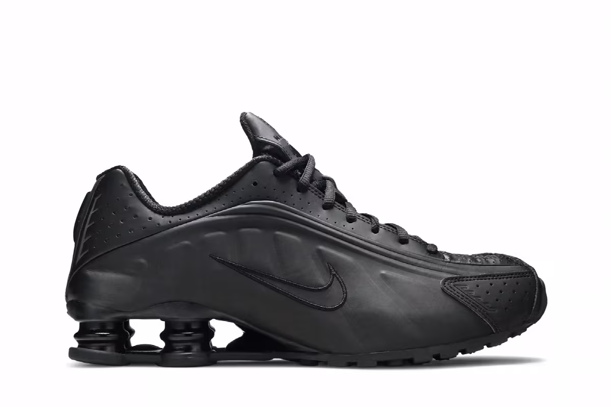 Nike Shox R4 Triple Black 2019, view 2