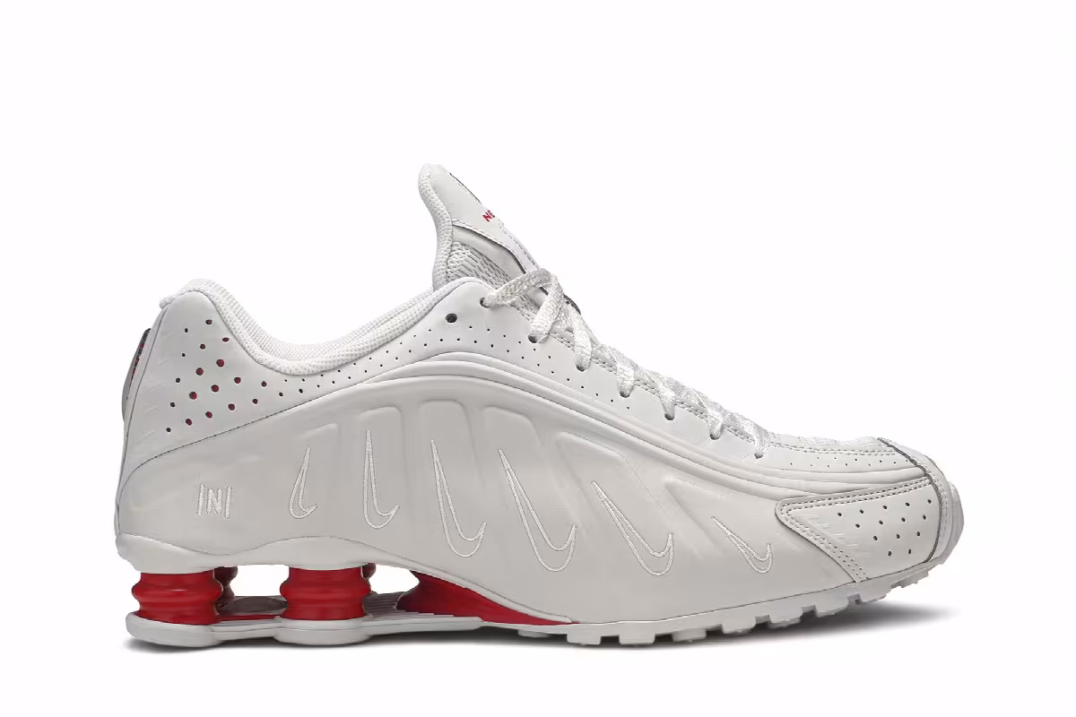 Neymar Jr. x Nike Shox R4 Platinum Tint, view 2