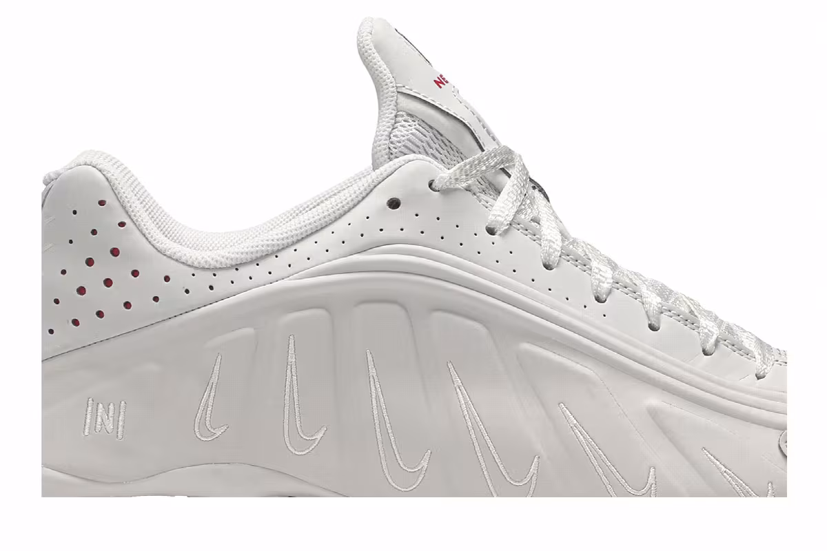 Neymar Jr. x Nike Shox R4 Platinum Tint, view 3
