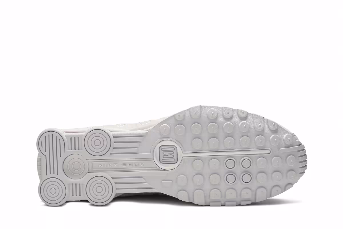 Neymar Jr. x Nike Shox R4 Platinum Tint, view 5