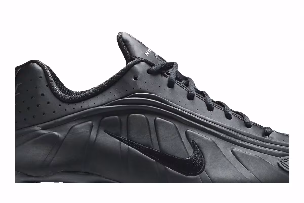 Nike Shox R4 Triple Black Embroidered Swoosh, view 3