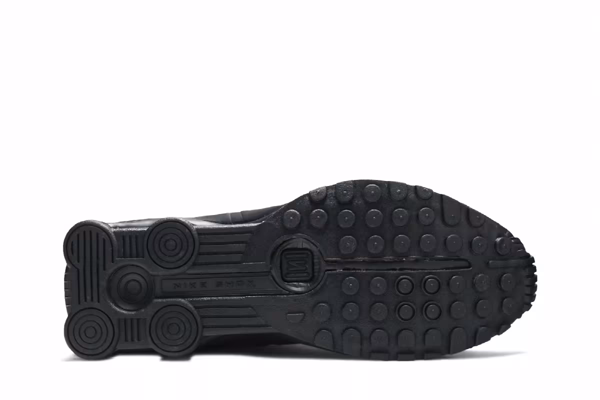 Nike Shox R4 Triple Black Embroidered Swoosh, view 5