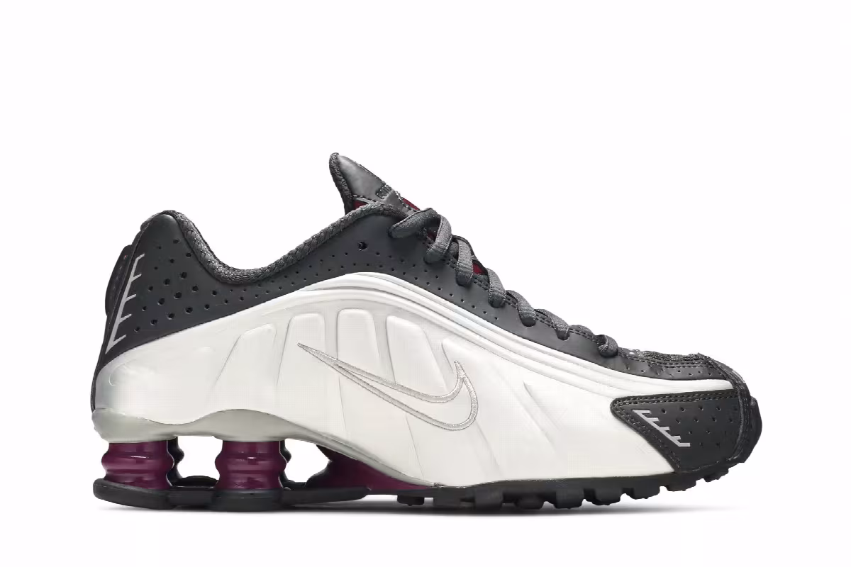 Nike Women's Shox R4 True Berry, view 2