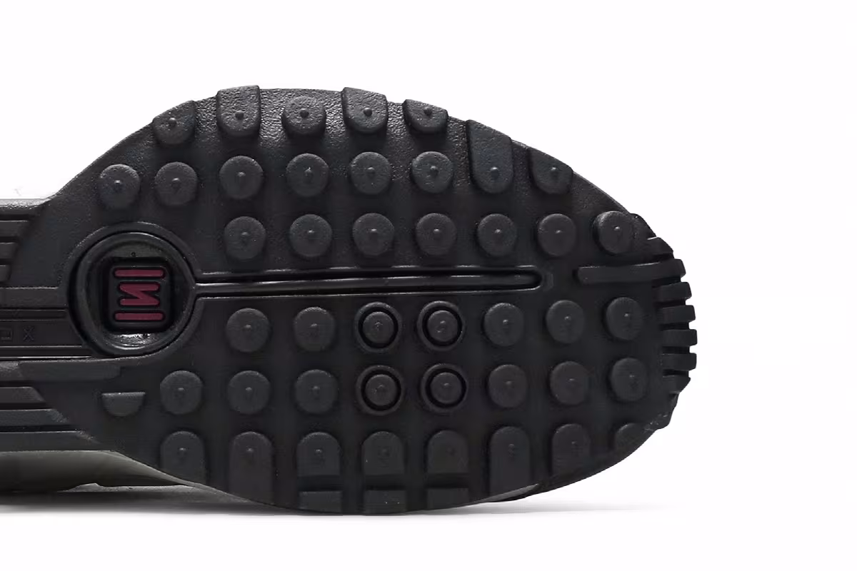 Nike Women's Shox R4 True Berry, view 6