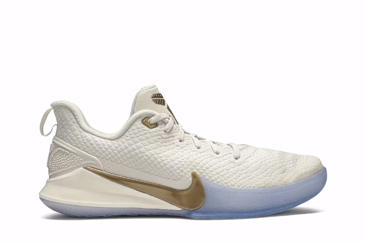 Nike Mamba Focus Metallic Gold, view 2