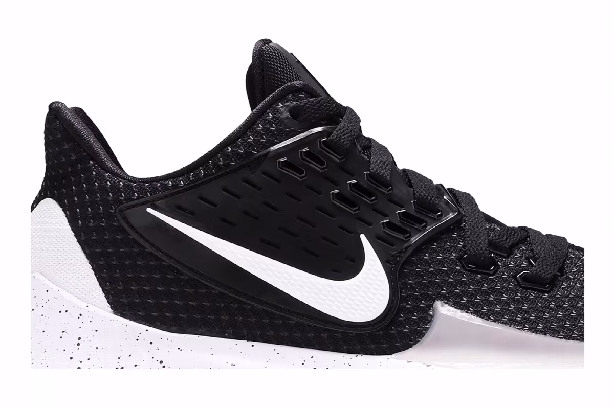 Nike Kyrie Low 2 Black, view 3