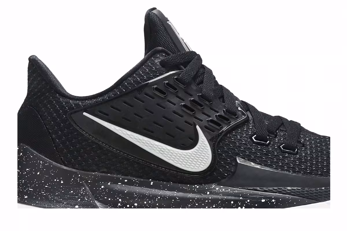 Nike Kyrie Low 2 Black Metallic Silver, view 3