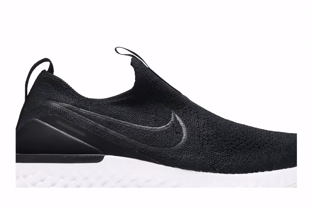 Nike Women's Epic Phantom React Flyknit Black, view 3