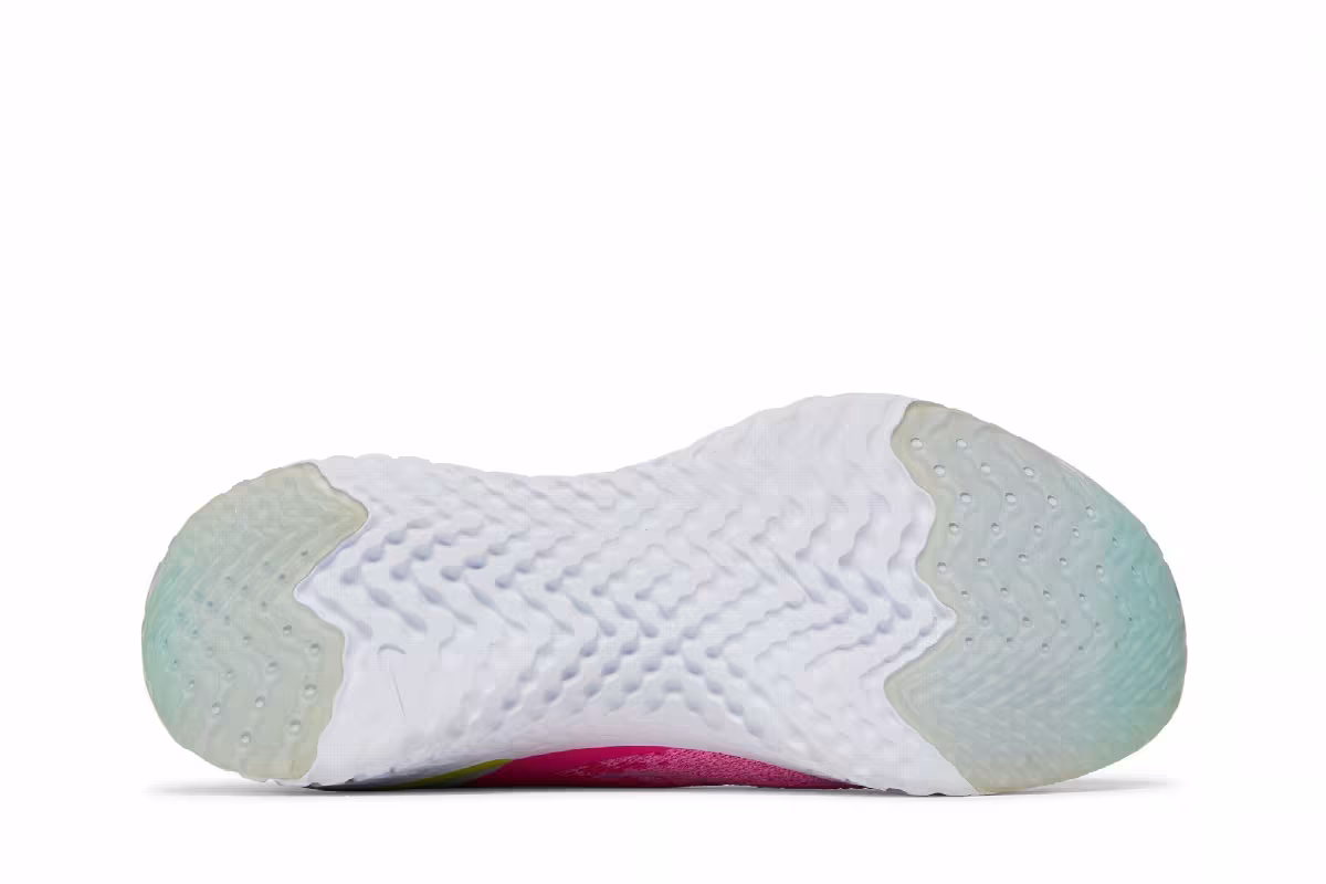 Nike Women's Epic Phantom React Flyknit Psychic Pink, view 5