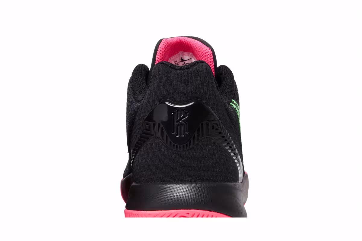 Nike Kyrie Flytrap 2 GS Black Hyper Pink, view 8