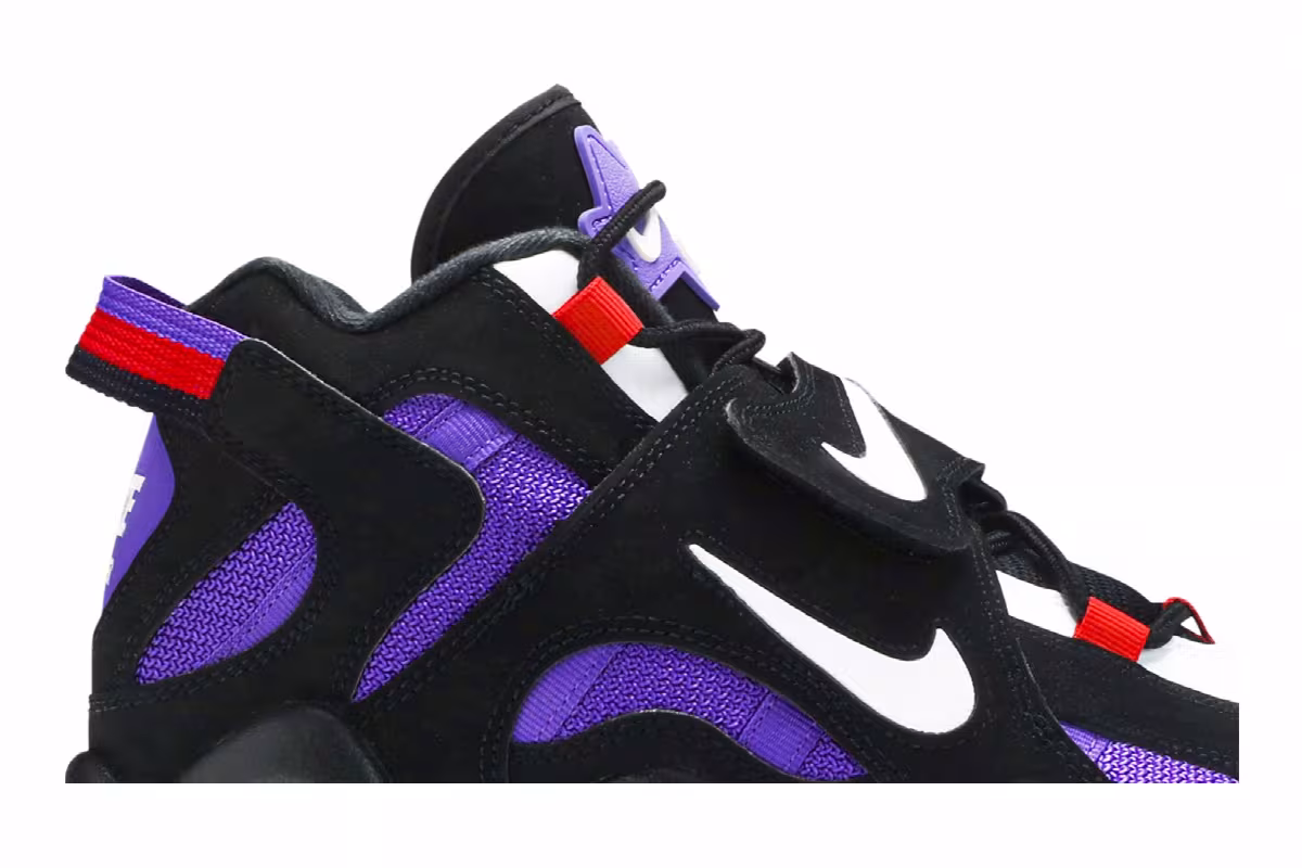 Nike Air Barrage Mid QS Raptors, view 3
