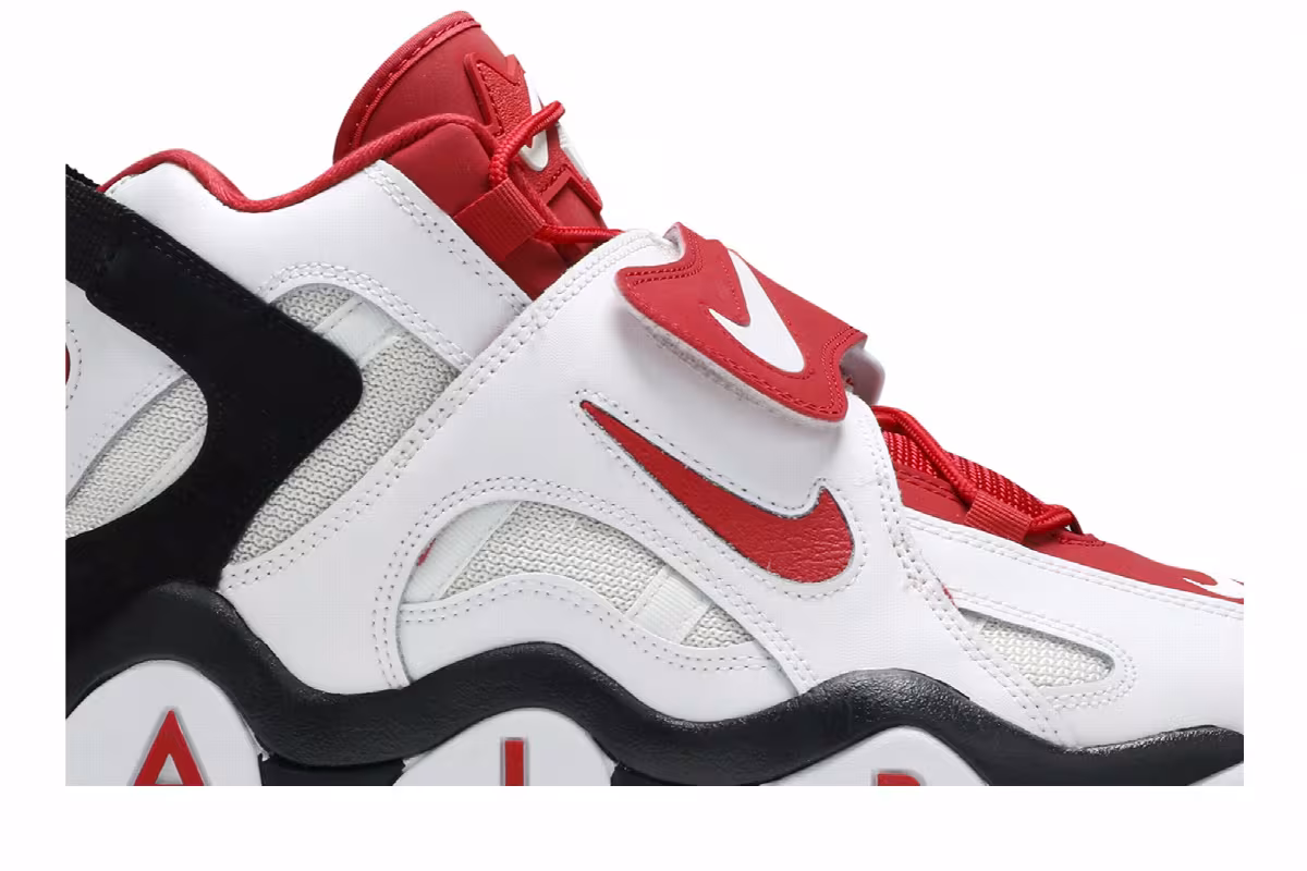 Nike Air Barrage Mid University Red, view 3