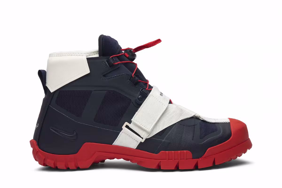 Undercover x Nike SFB Mountain Obsidian Red, view 2