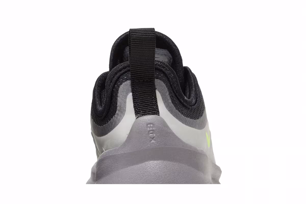 Nike Air Max Axis TD Black Volt, view 8