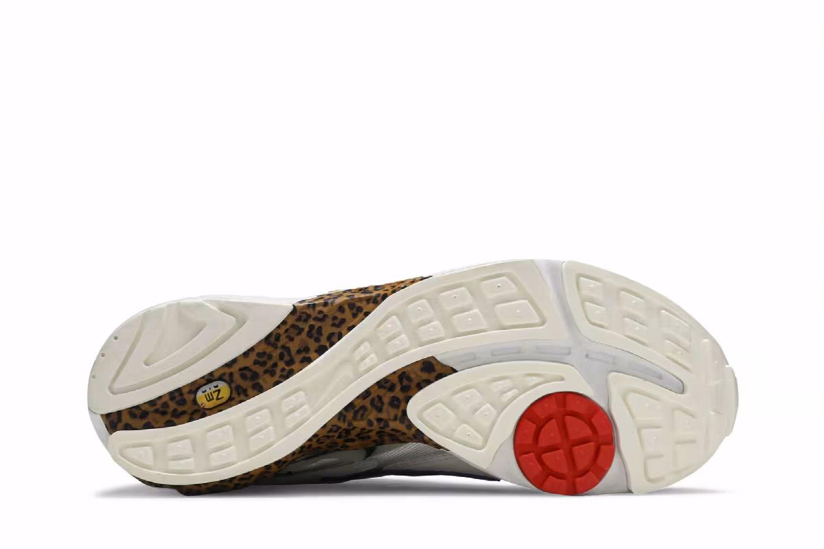 size? x Nike Air Ghost Racer Copy and Paste, view 5