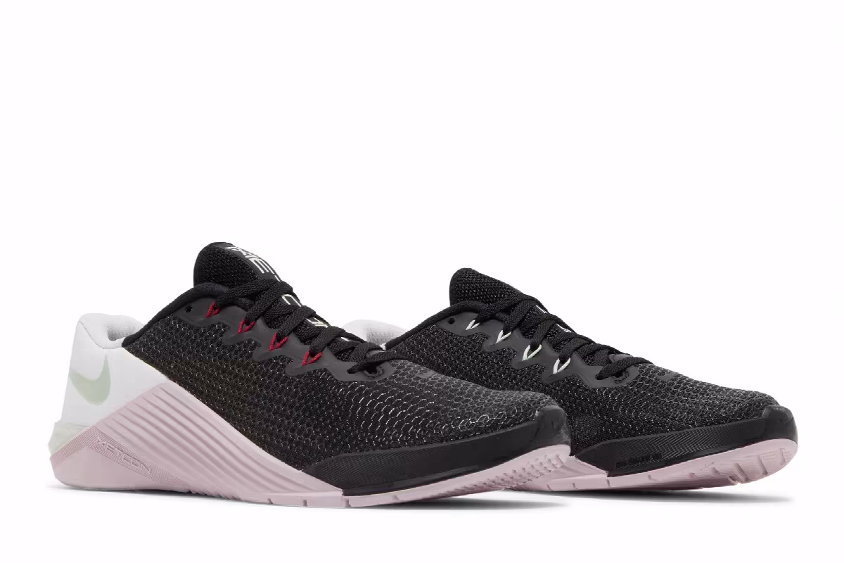 Nike Women's Metcon 5 Noble Red, view 9