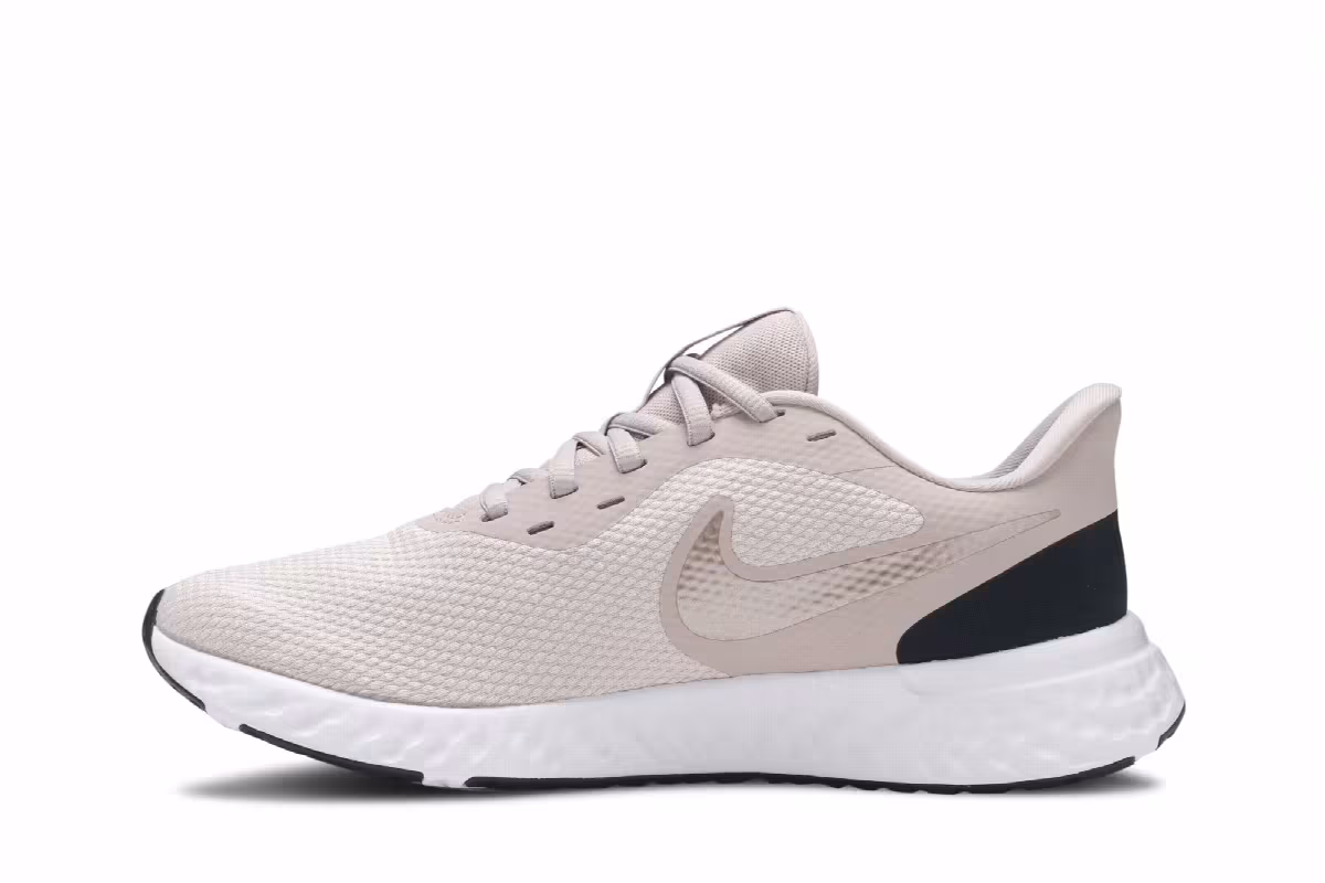 Nike Women's Revolution 5 Barely Rose, view 4