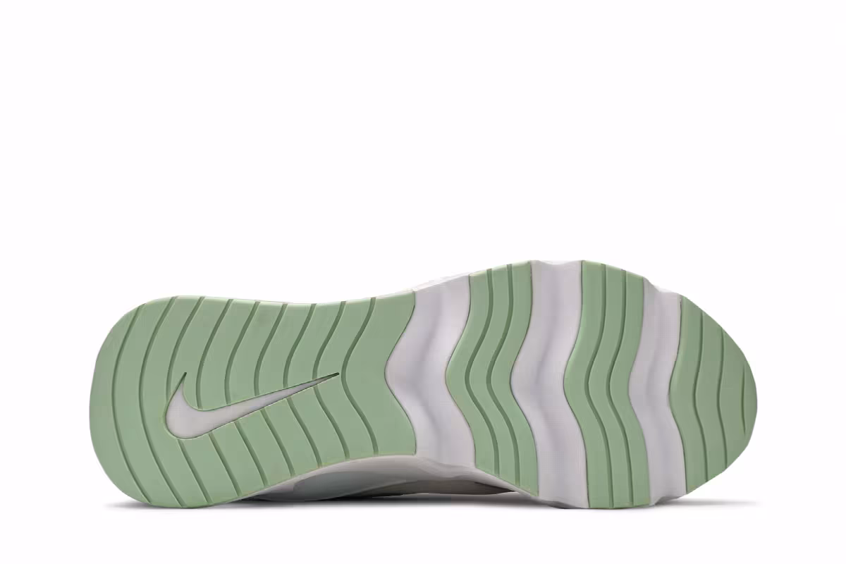 Nike Women's RYZ 365 Pistachio Frost, view 5