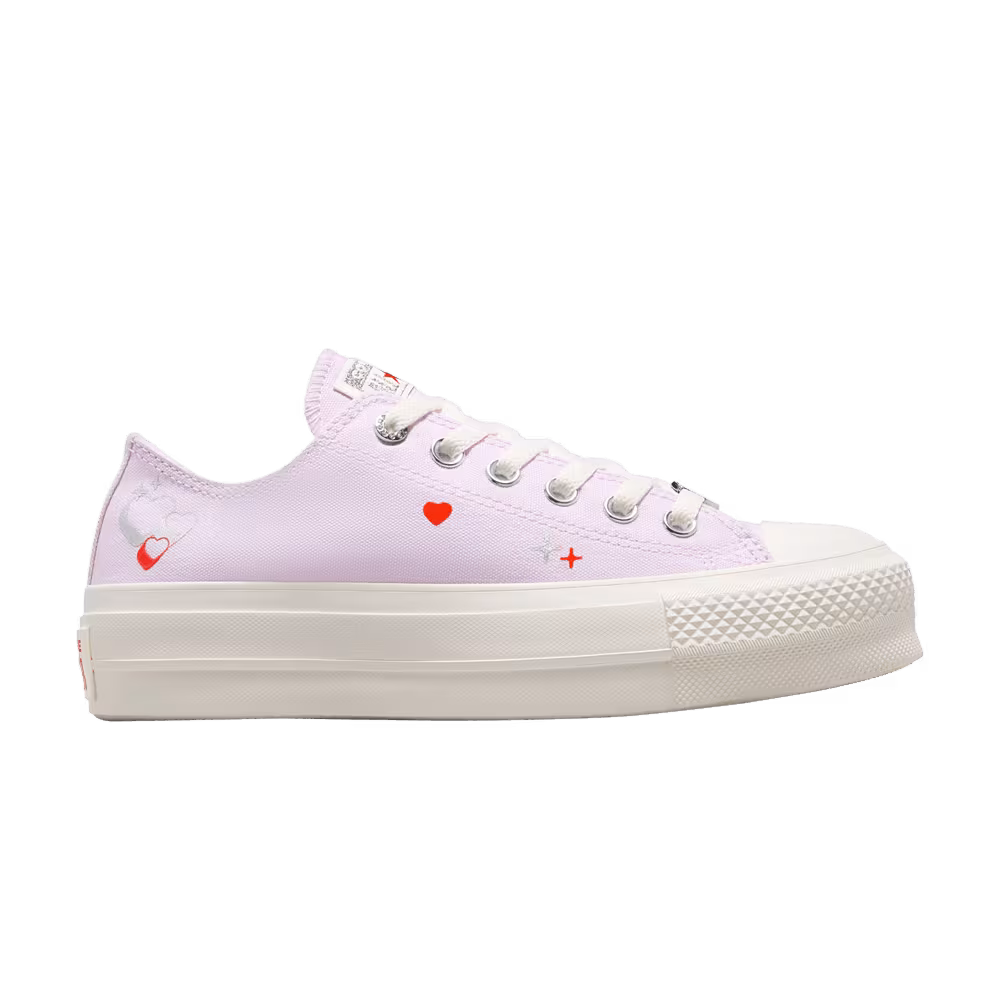 Converse Women's Chuck Taylor All Star Lift Platform Low Y2K Heart