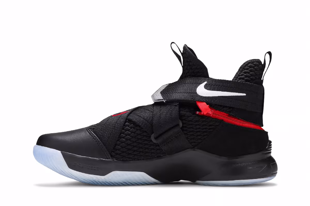 Nike LeBron Soldier 12 FlyEase Black Red, view 4