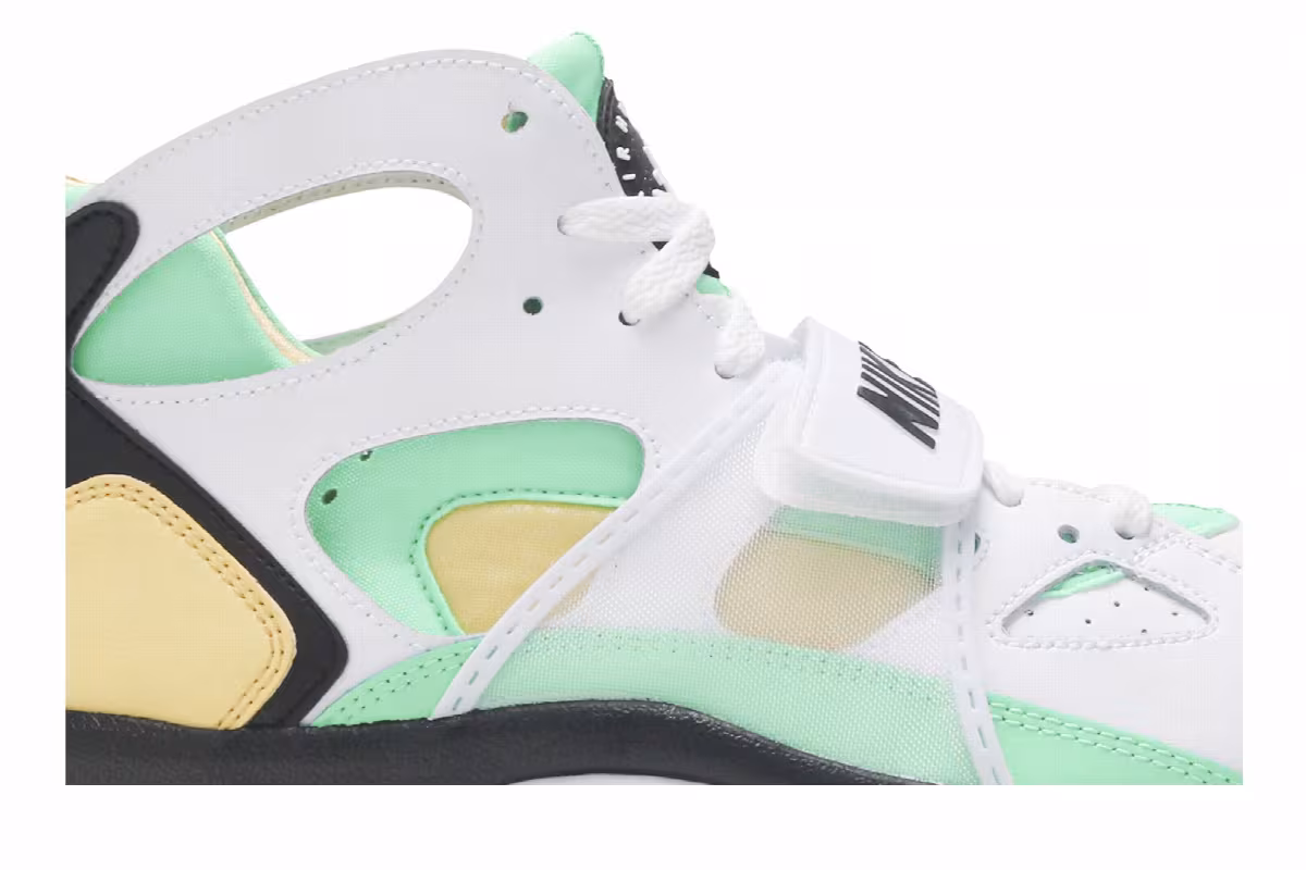 Nike Air Trainer Huarache Green Topaz, view 3