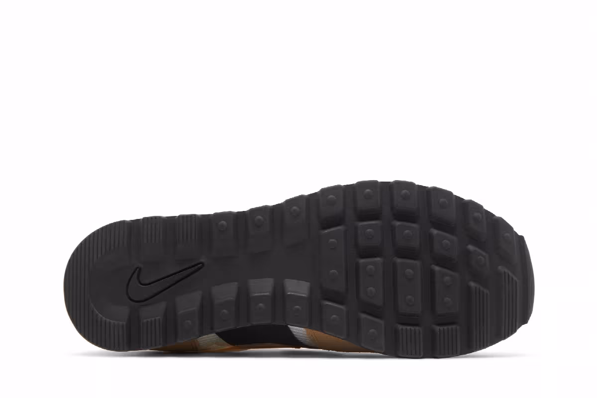 Nike Women's V-Love OX Parachute Beige, view 5