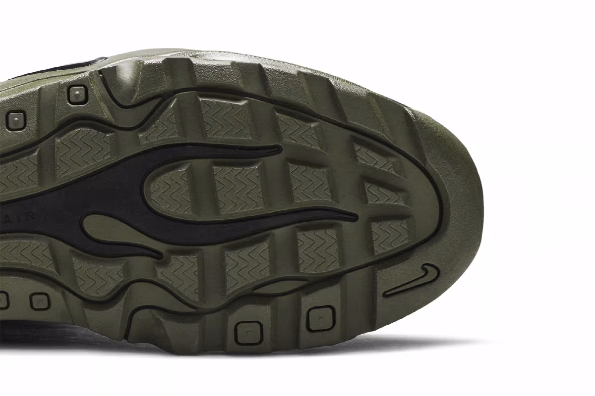 Nike Air Bakin Posite Medium Olive, view 6