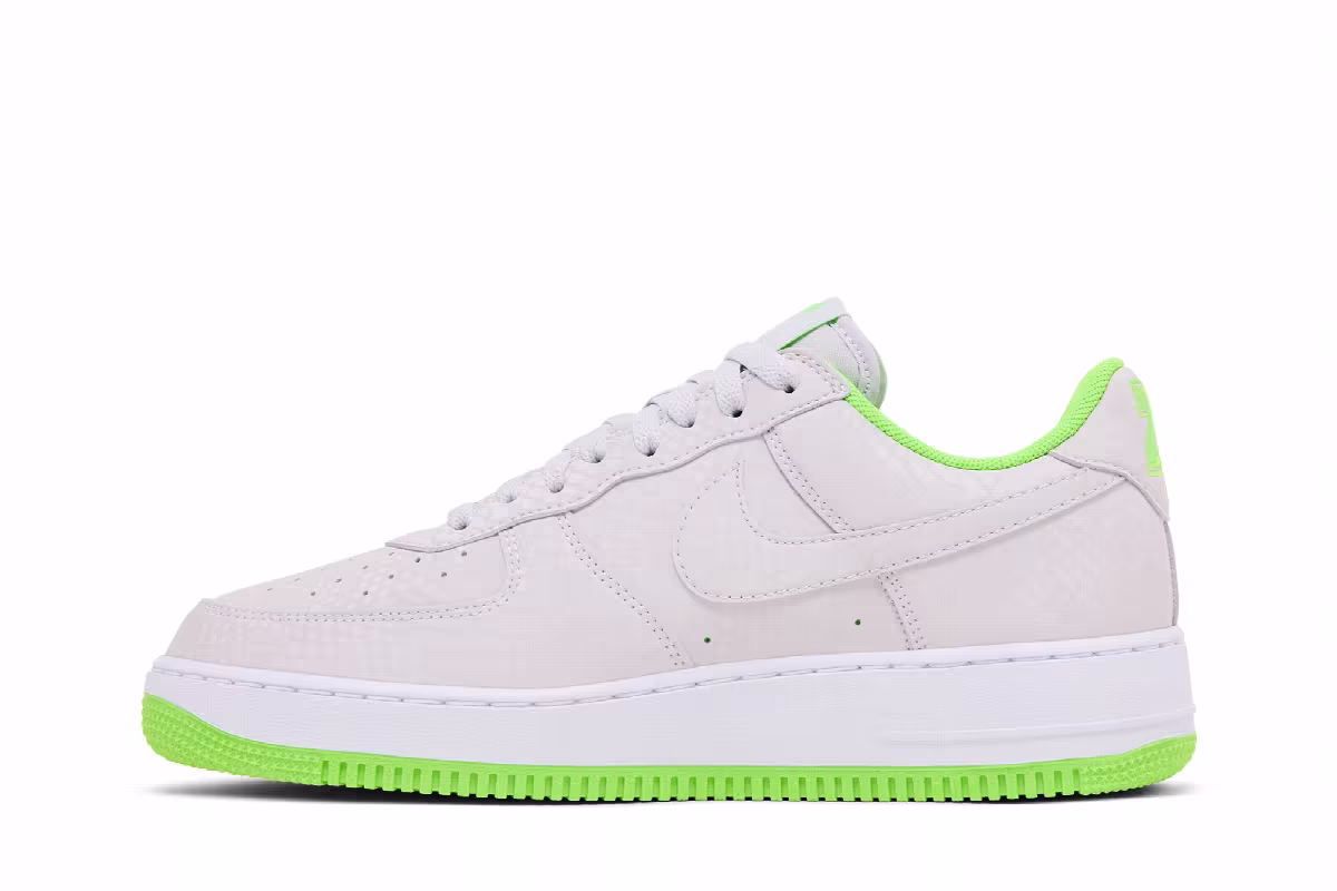 Kobe x Nike Air Force 1 Low Electric Green, view 4
