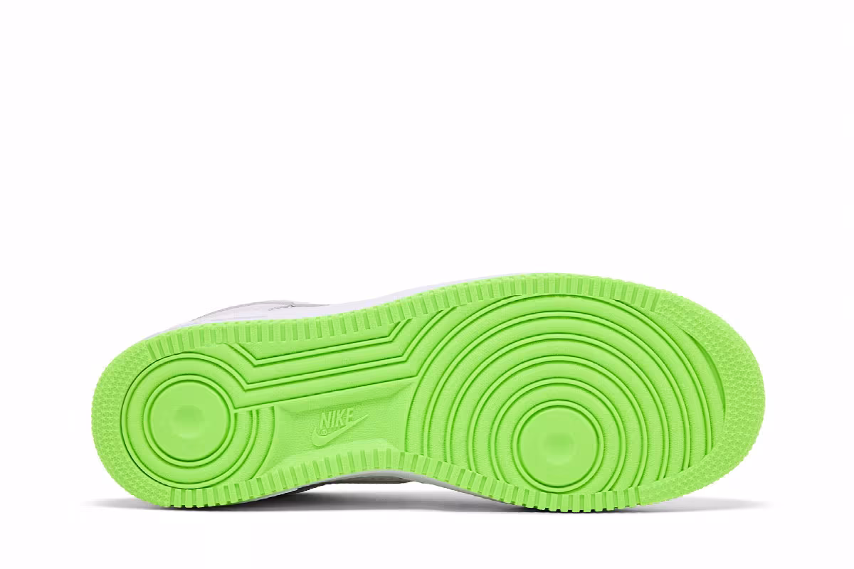 Kobe x Nike Air Force 1 Low Electric Green, view 5