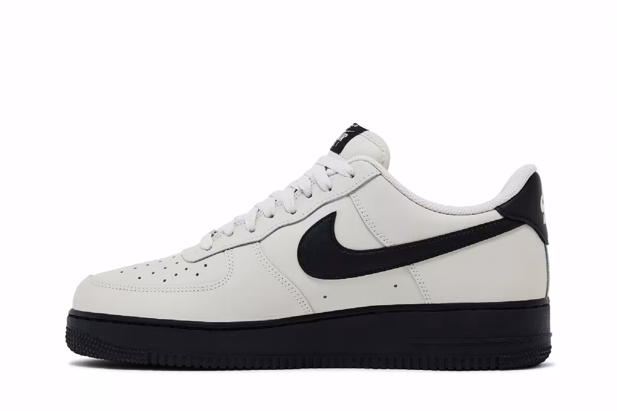 Nike Air Force 1 Light Bone Black, view 4