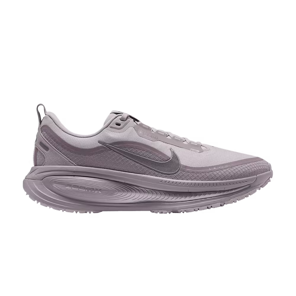 Nike Women's Vomero 18 GORE-TEX Waterproof Road With Reflective Accents Vast Grey Silver Lilac Metallic Silver