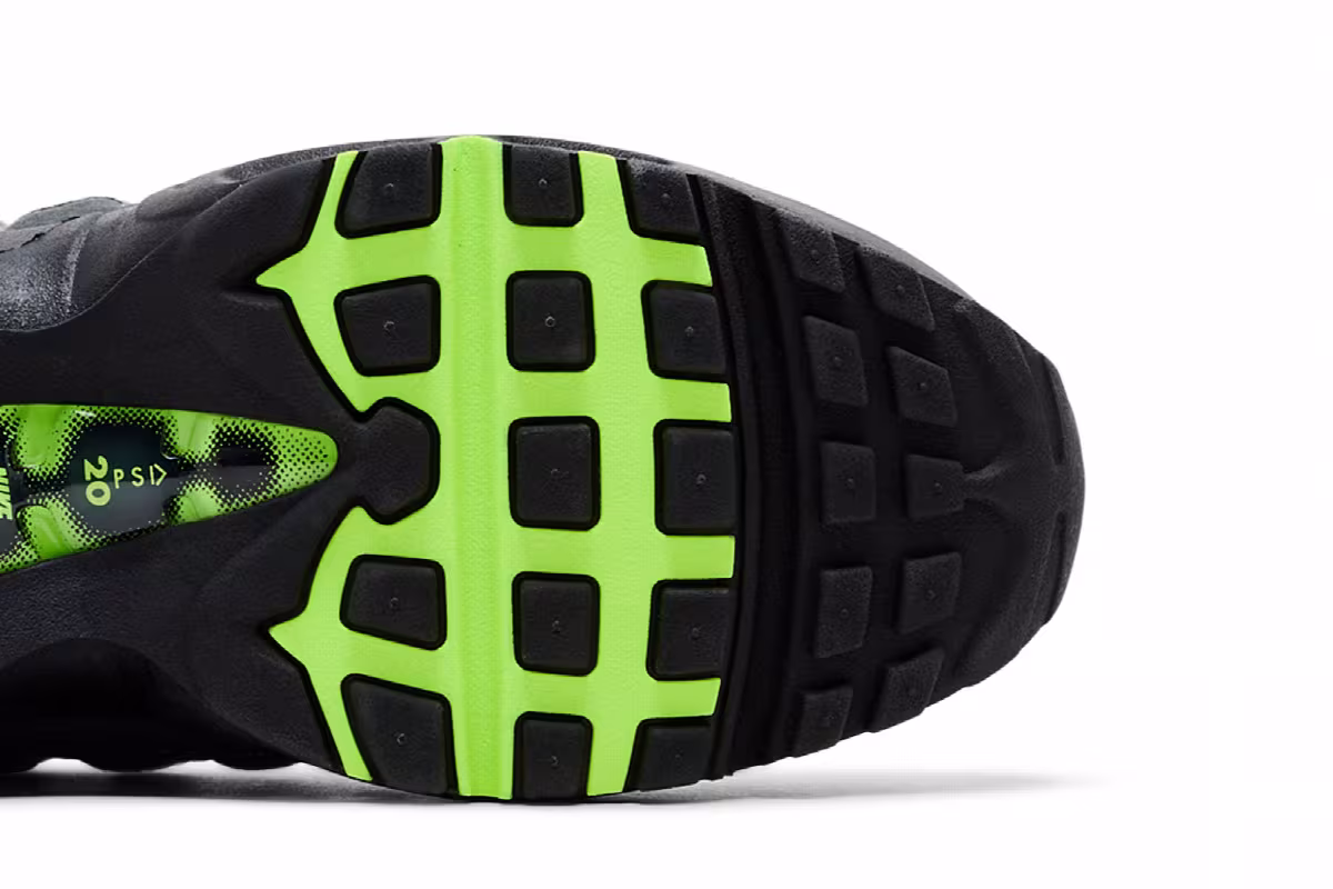 Nike Women's Air Max 95 OG Big Bubble - Neon 2026, view 6