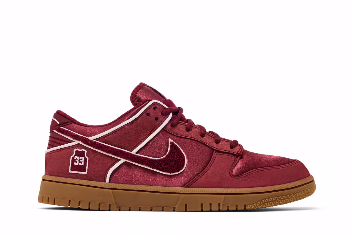 Kobe Bryant x Nike Dunk Low Protro Team Red, view 2