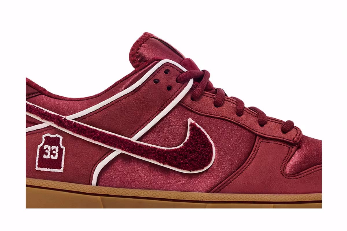 Kobe Bryant x Nike Dunk Low Protro Team Red, view 3