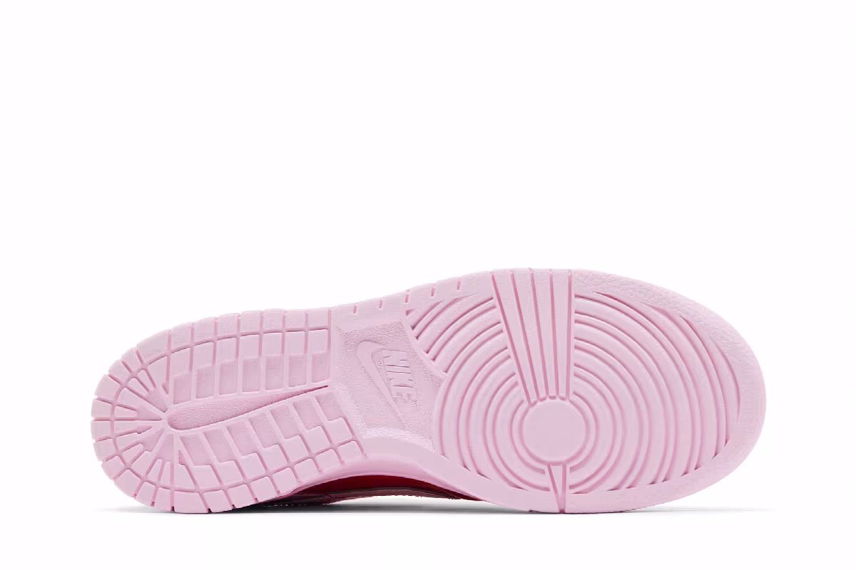 Nike Dunk Low GS Valentines Day 2026, view 5