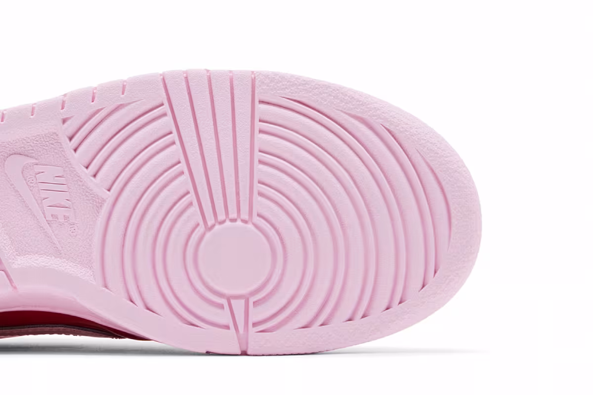 Nike Dunk Low GS Valentines Day 2026, view 6