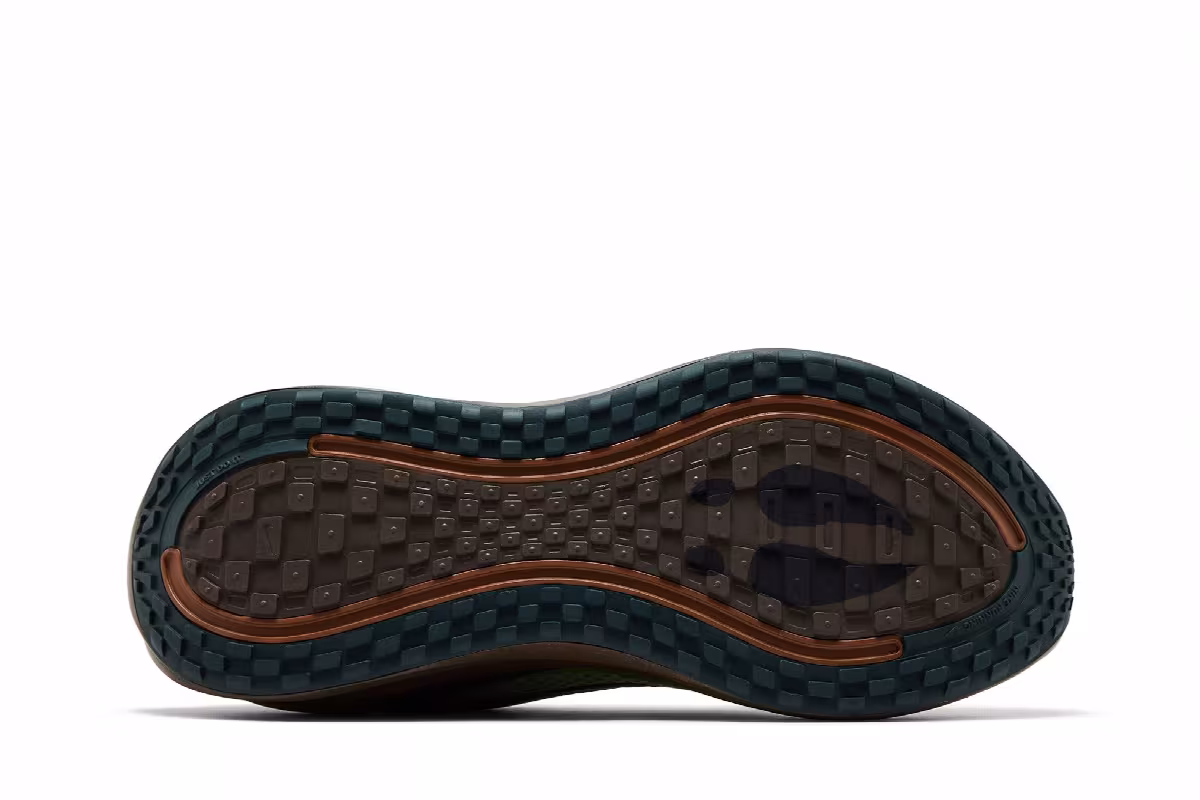 Nike Women's Vomero Plus Doernbecher 2026, view 5
