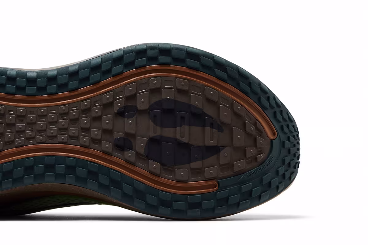 Nike Women's Vomero Plus Doernbecher 2026, view 6