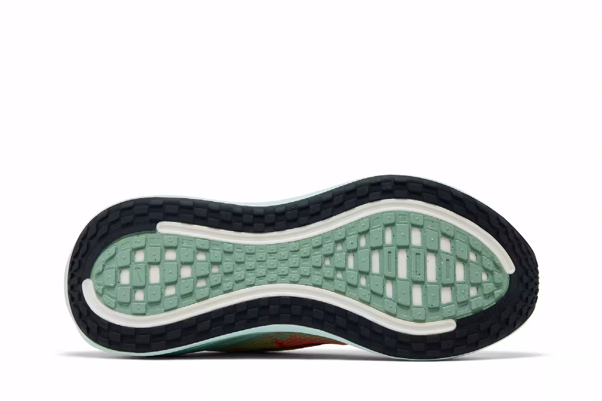 Nike Vomero Plus Barely Volt, view 5