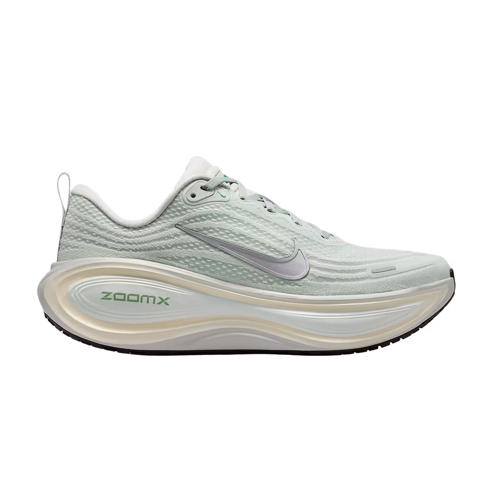 Nike Women's Vomero Plus Light Silver