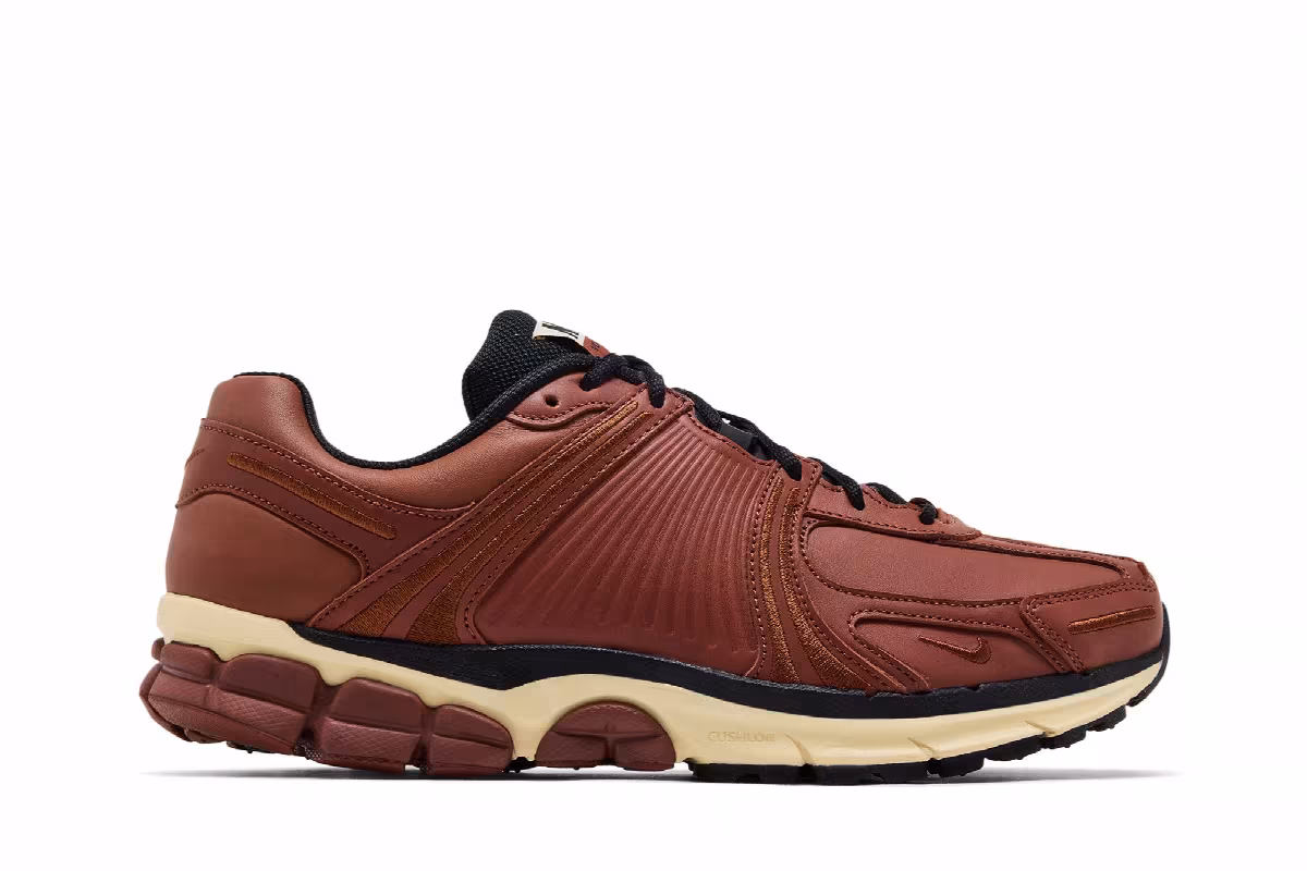 Nike Zoom Vomero 5 Swooshless, view 2