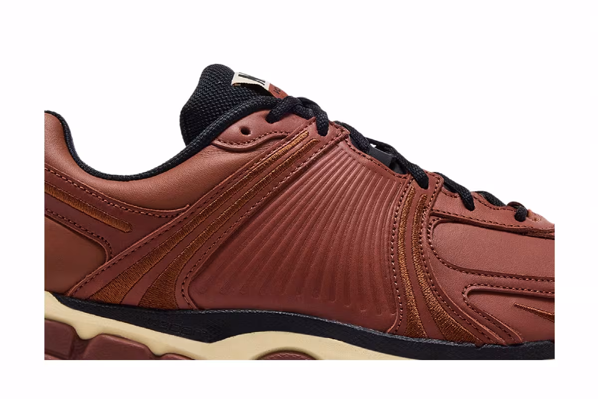 Nike Zoom Vomero 5 Swooshless, view 3