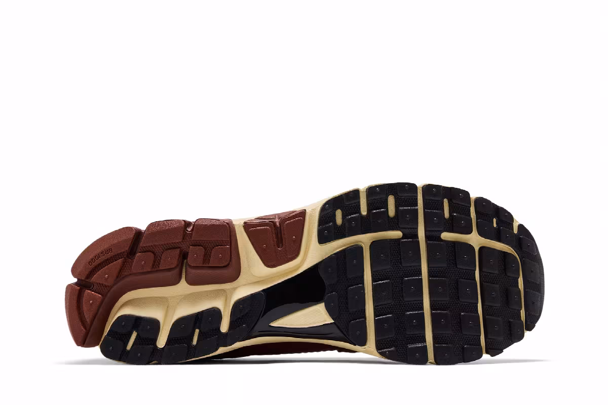 Nike Zoom Vomero 5 Swooshless, view 5