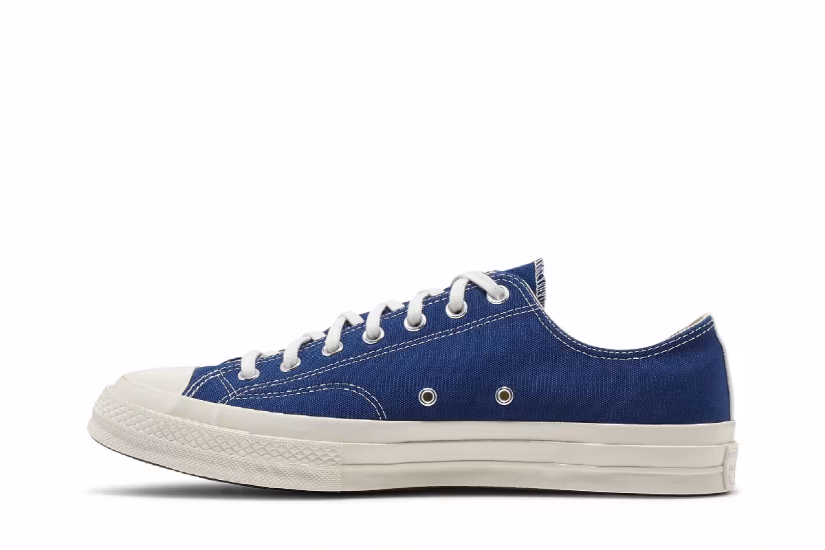Comme des Garçons PLAY x Converse Chuck 70 Low Blue Quartz, view 4