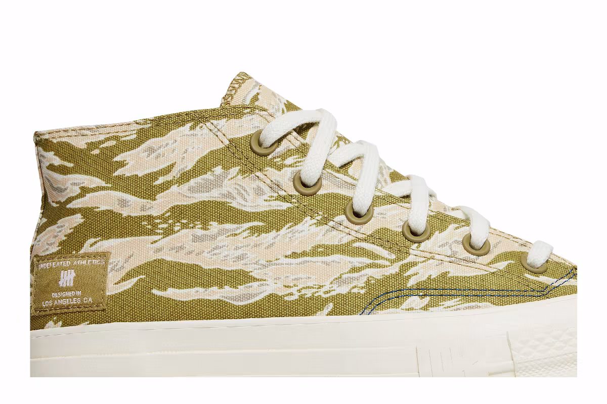 Undefeated x Converse Chuck 70 Mid Tiger Camo - Desert, view 3