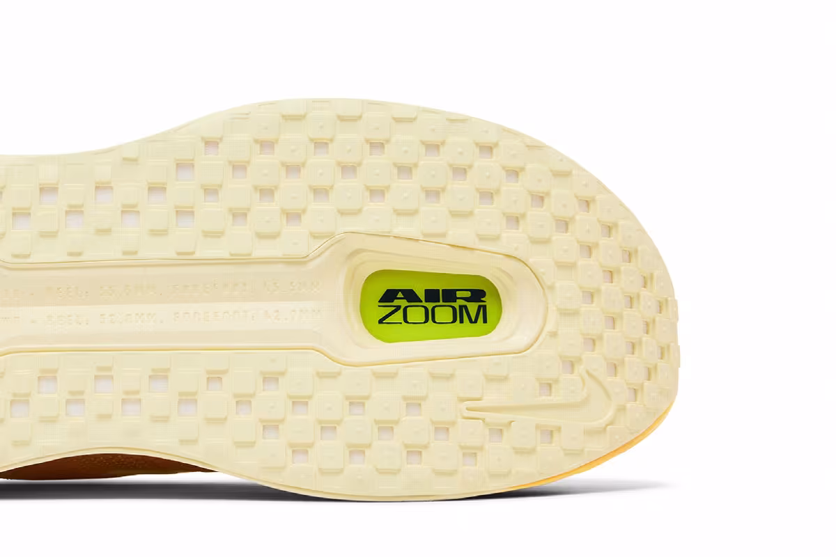 Nike Vomero Premium Alabaster, view 6